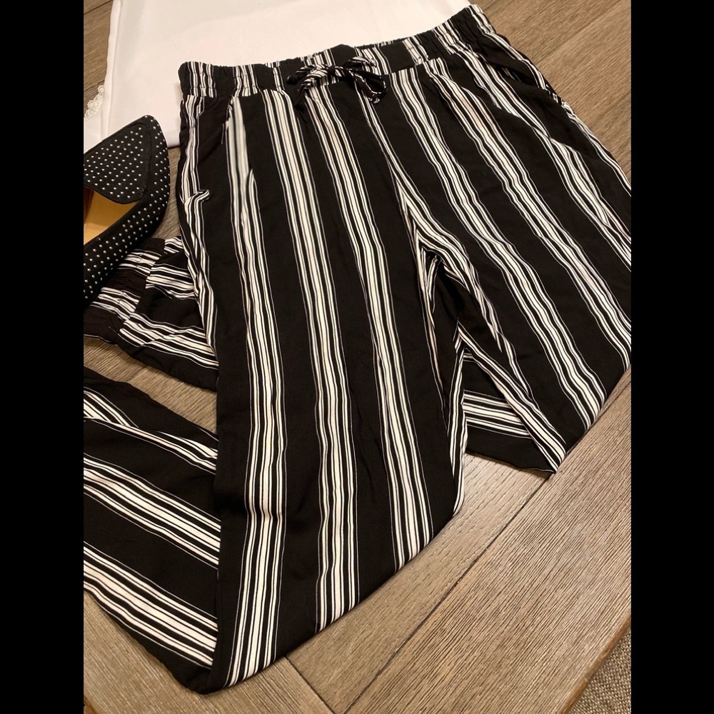 •NWT Black & White Striped Jogger Style Pants